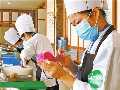 珠海市各大職業院校、技工院校積極貫徹&ldquo;產業第一&rdquo;決策部署 職業教育與產業需求實現&ldquo;同頻共振&rdquo;